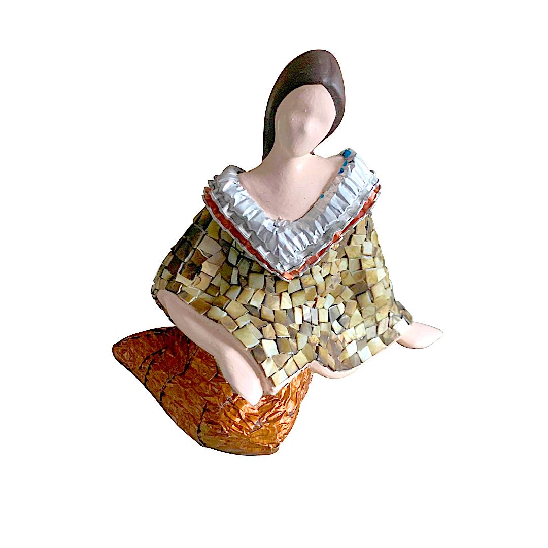 Inday – Seated (R)