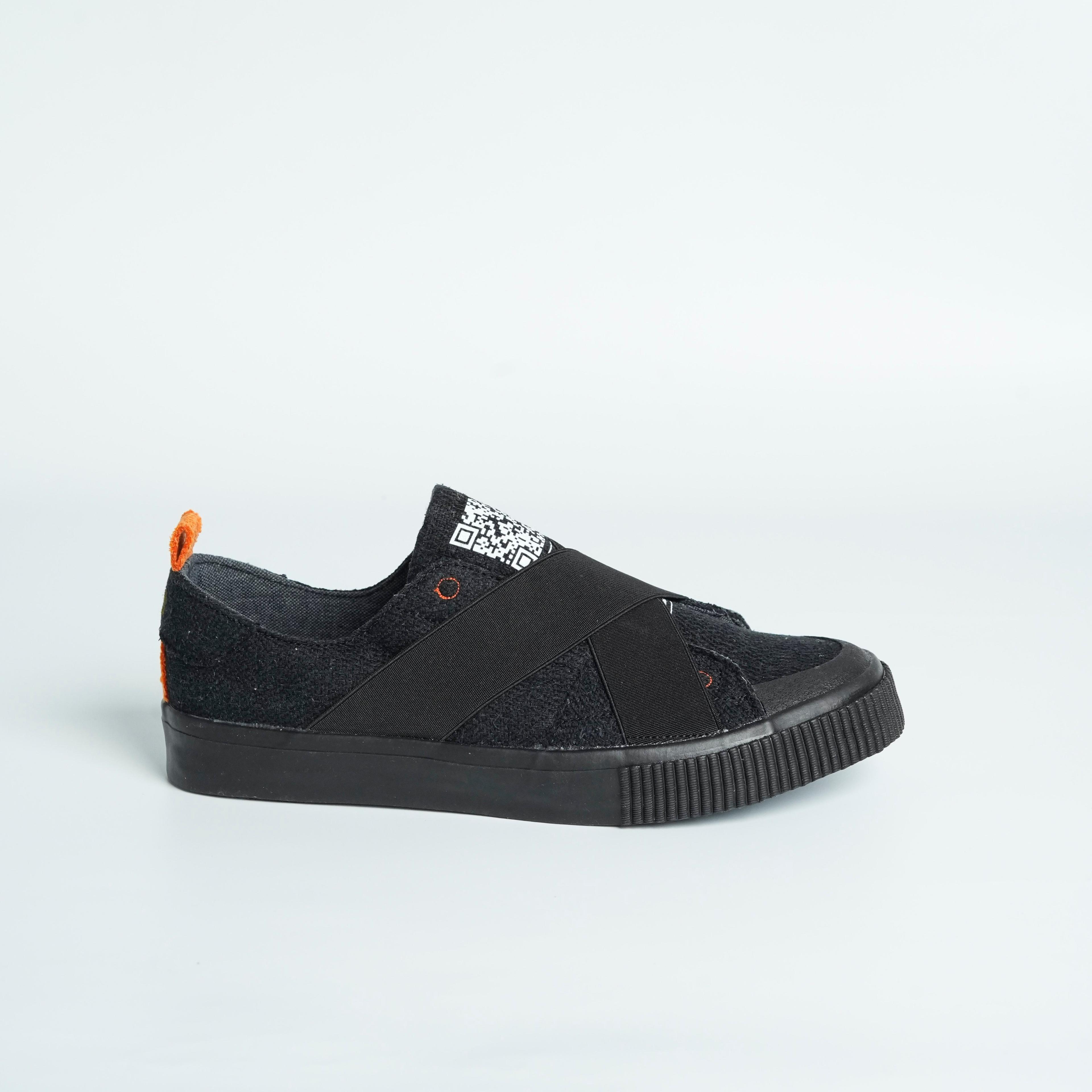 Slip On Sneakers, Black Hold