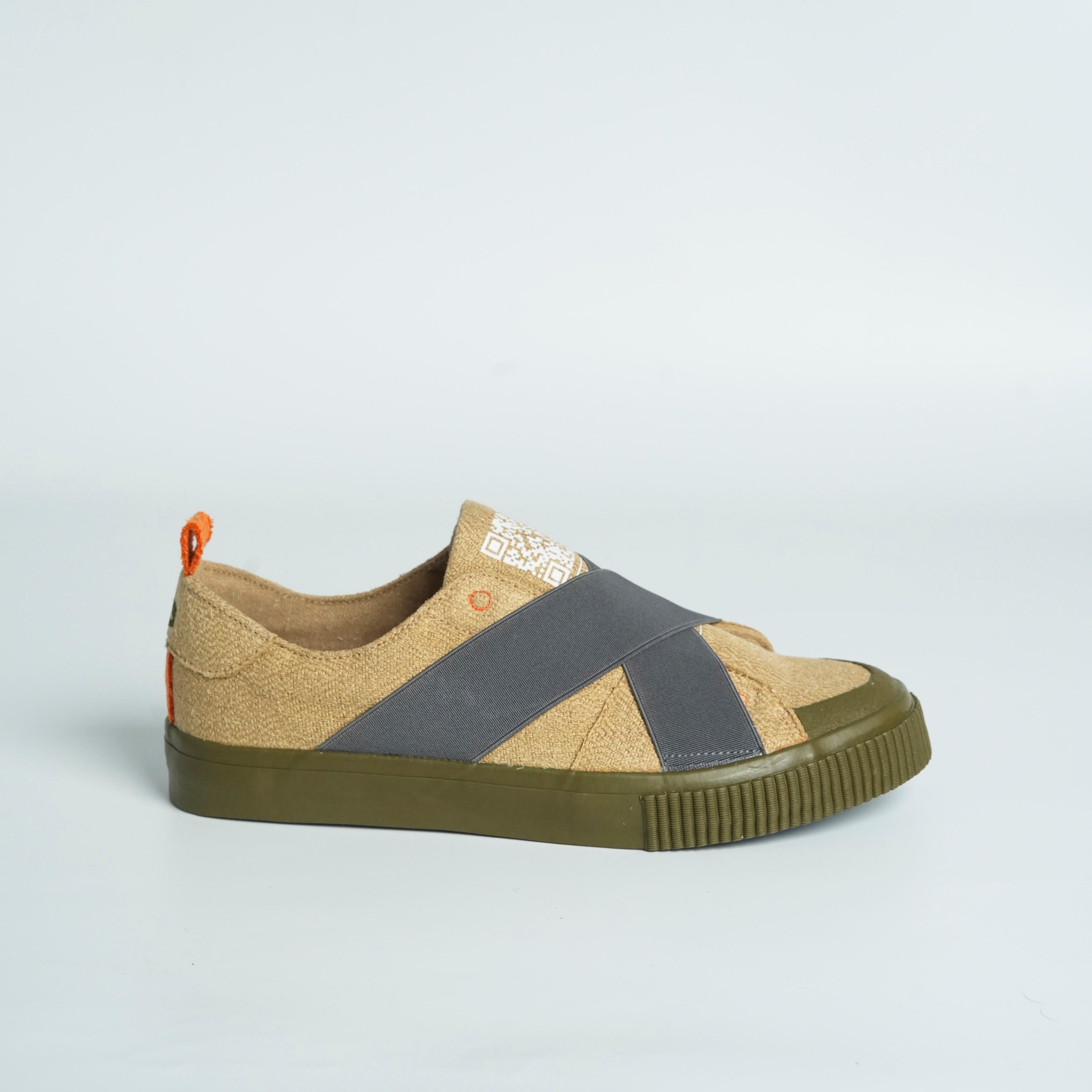 Slip on Sneakers, Khaki with Olive Hold