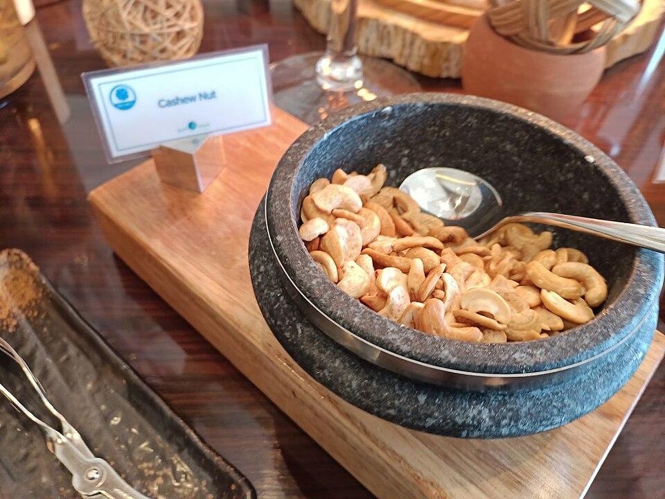 Daday's Cashew Nuts