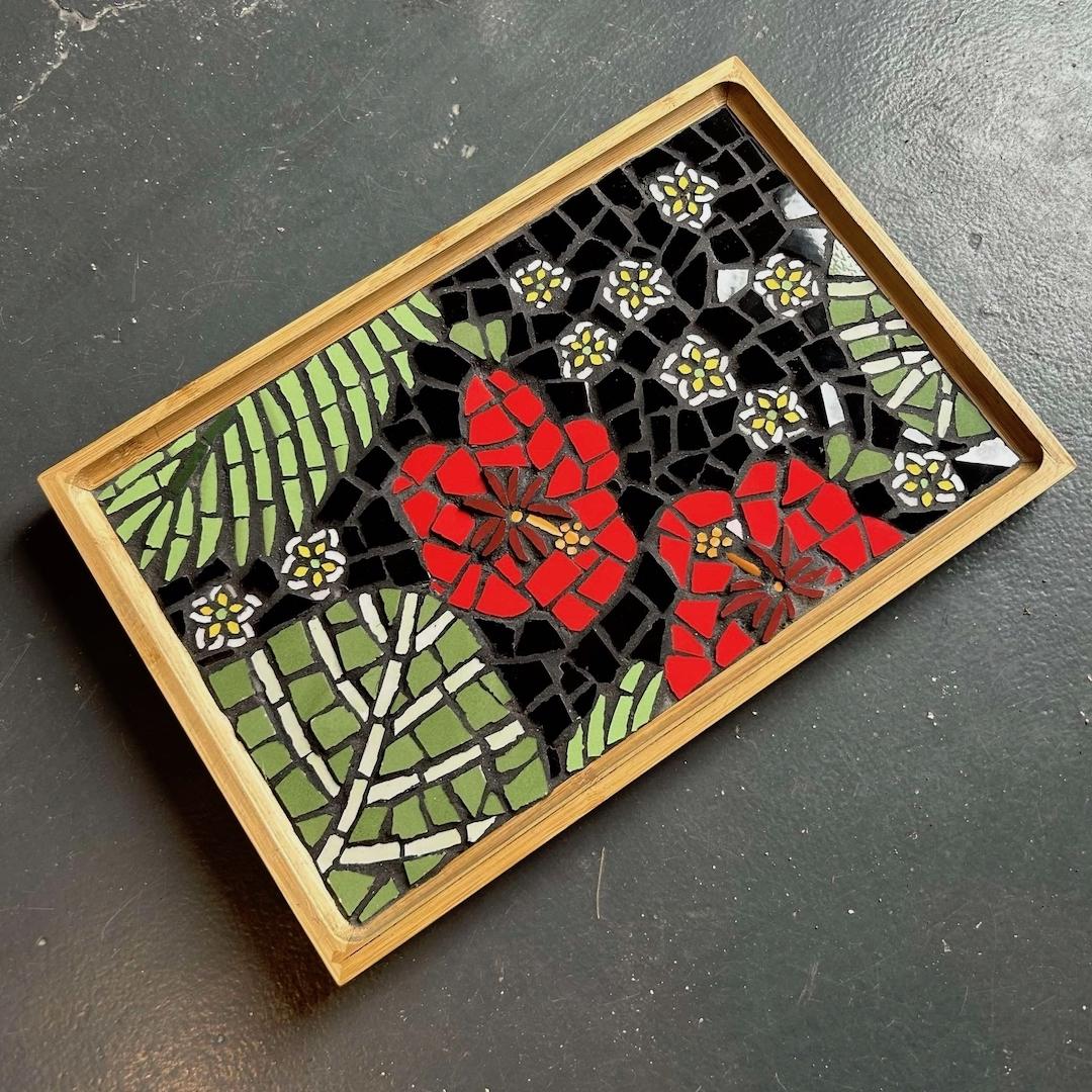 “Gumamela” Mosaic Tray – Medium (13 x 8.75″)