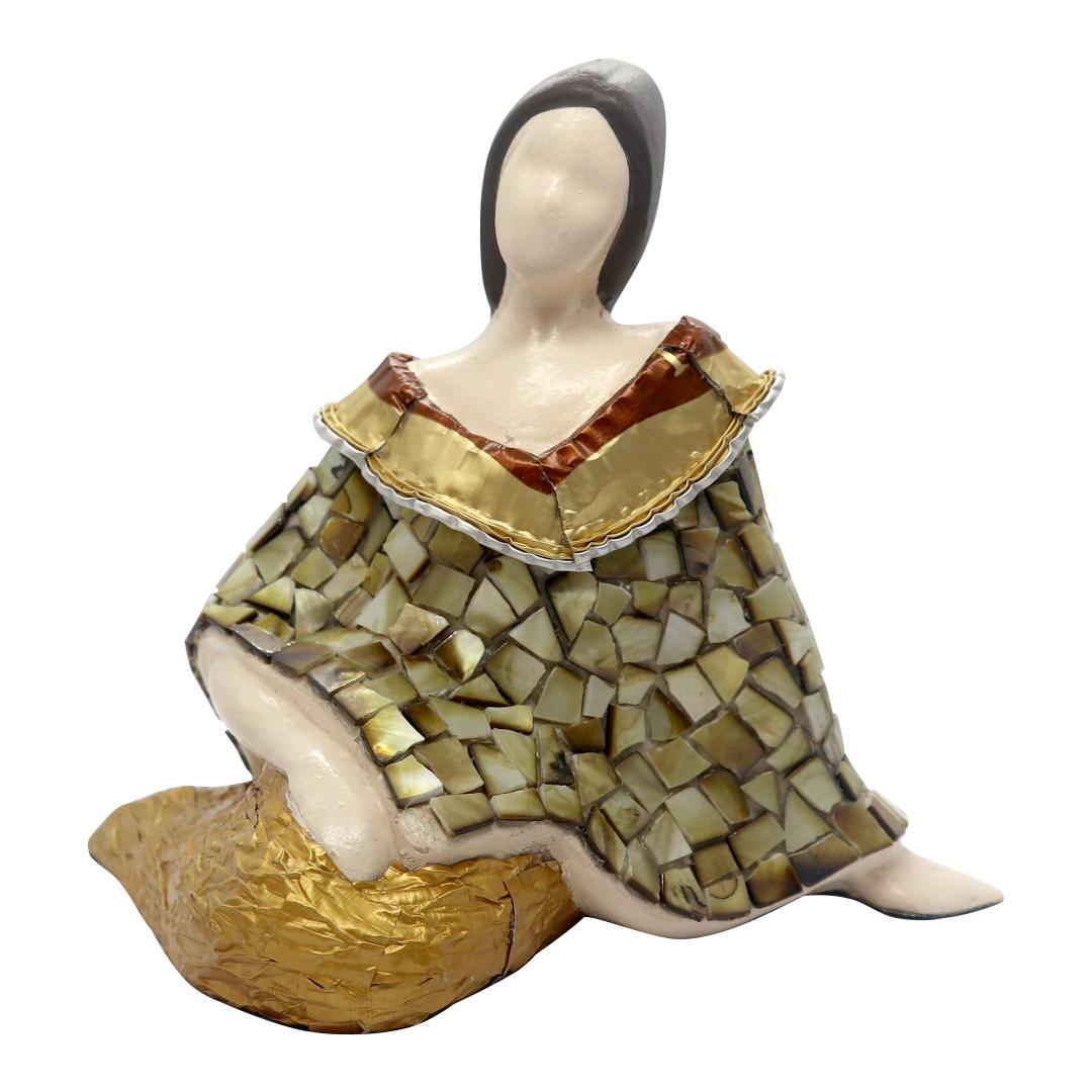 Inday – Seated (B)