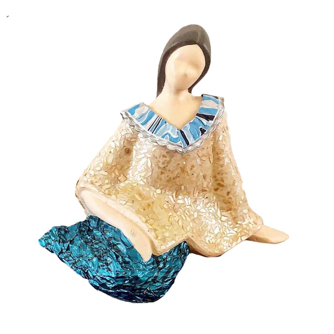 Inday – Seated (N)