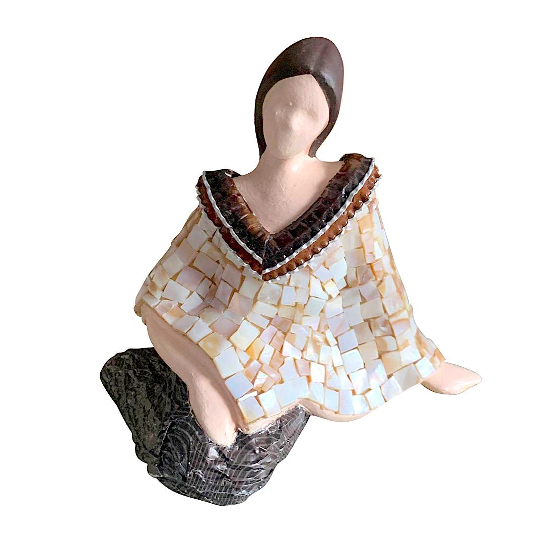 Inday – Seated (Q)