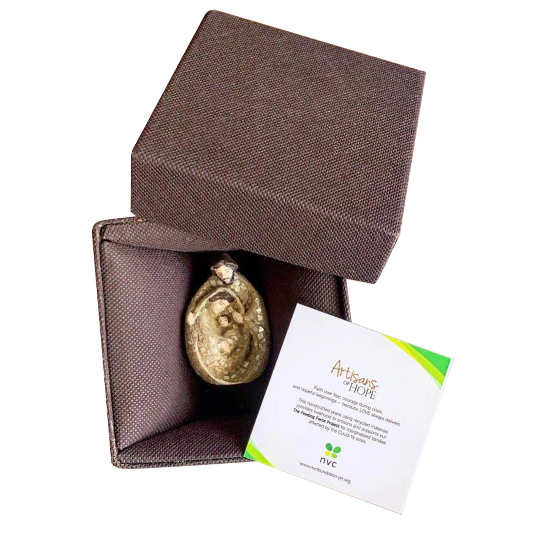 Egg-shaped Nativity – Capiz Shell (White)