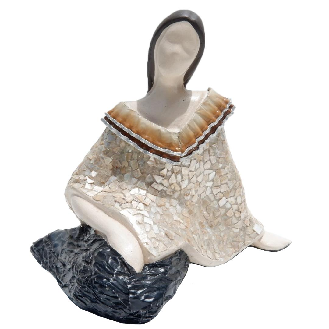 Inday – Seated (D)