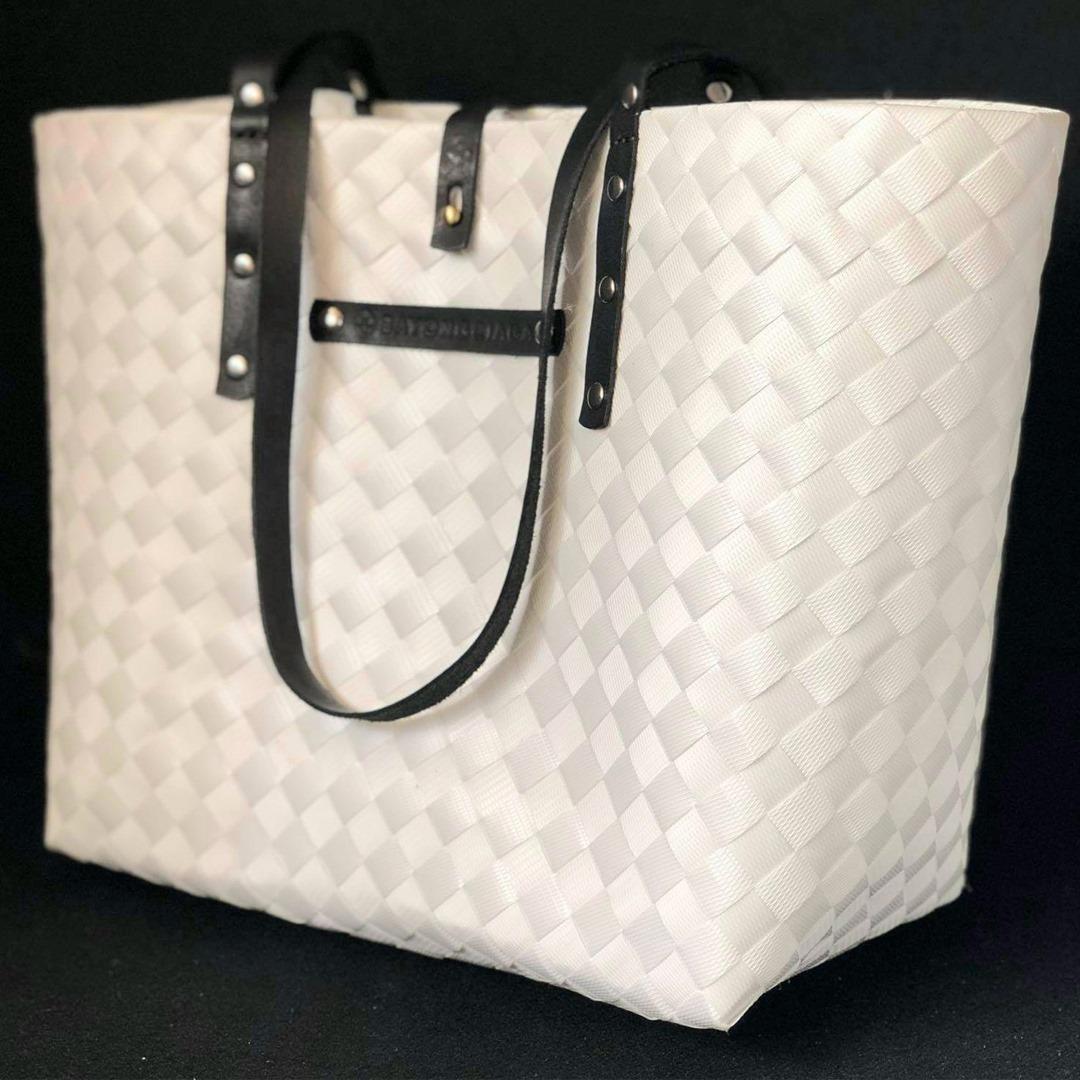 Bayongciaga – Classic White with Black Leather