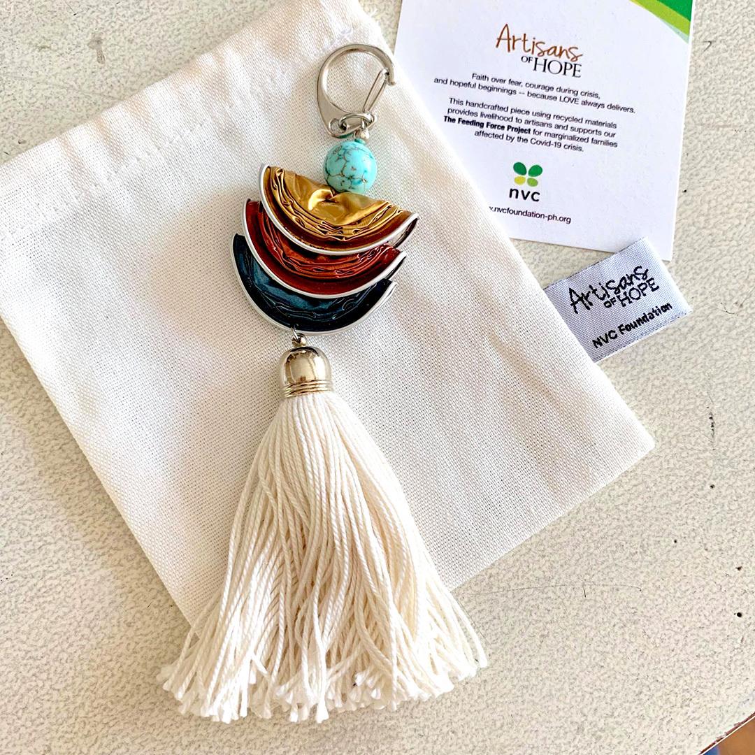 Upcycled Bag Charm – Cream Clam 5