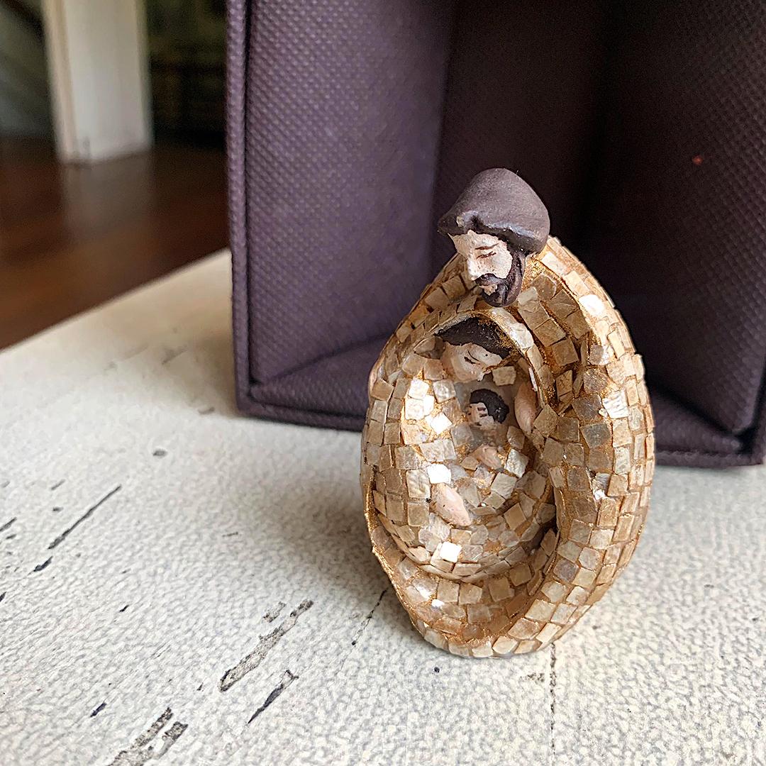 Egg-shaped Nativity – Capiz Shell (Rose Gold)