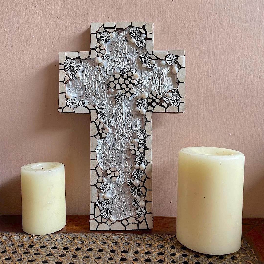 Large Mosaic Cross – Silver Garden (Coffee Capsules)