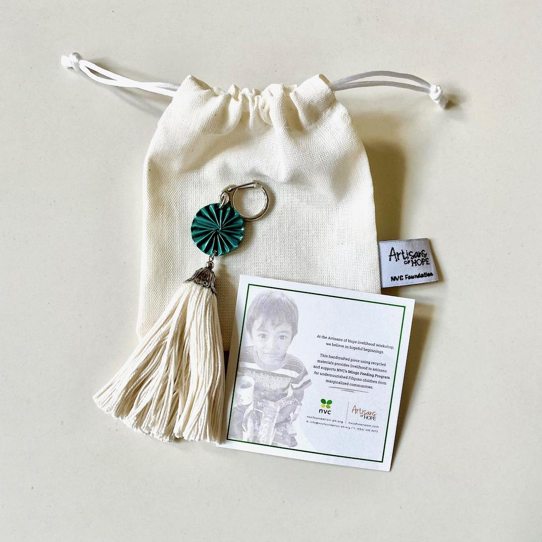 Upcycled Bag Charm – Cream Daisy 2
