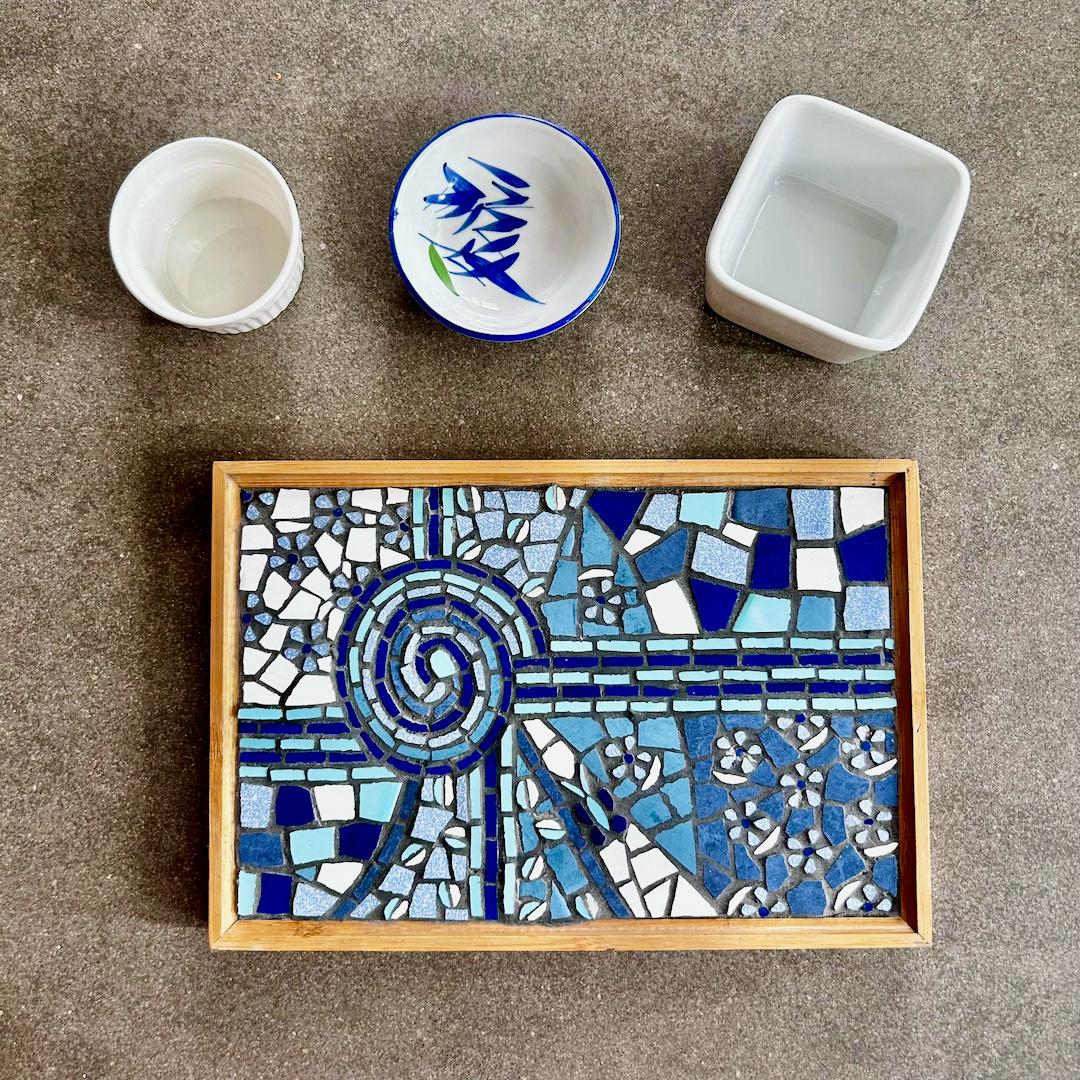 “Batik C” Mosaic Tray – Small (11 x 7.5″)