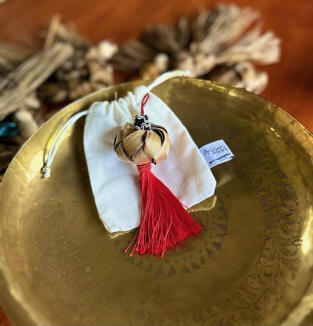 Palmera Ornament (Round)- Red Tassel