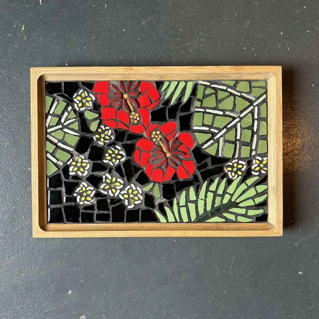“Gumamela” Mosaic Tray – Small (11 x 7.5″)